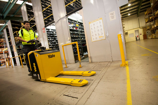 Yale MP20AP Platform Pallet Trucks