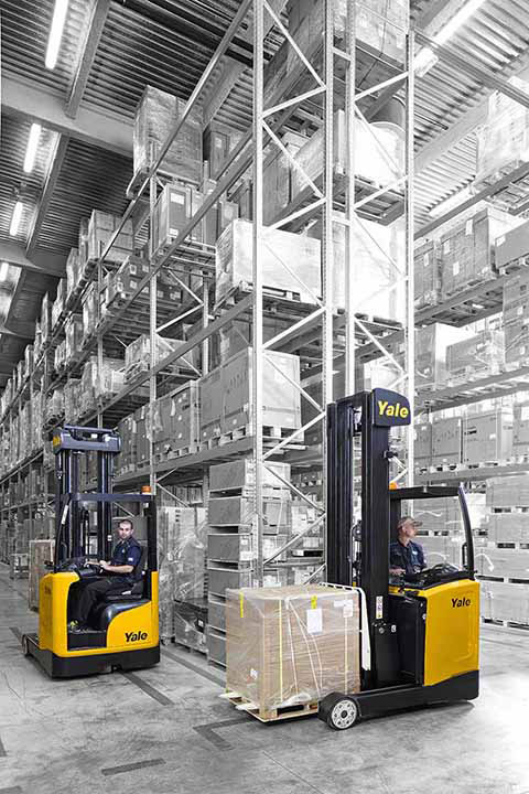 Yale MR14-25 Sit-on Moving Mast Reach Trucks