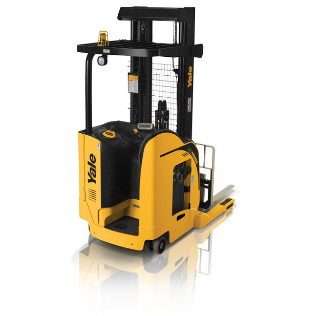 Yale NR/NDR030-045EA/DA Stand-on Reach Truck