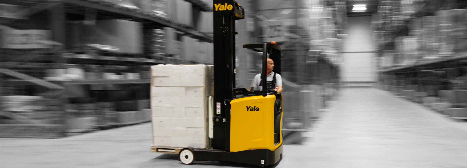 Yale MR14-25 Sit-on Moving Mast Reach Trucks