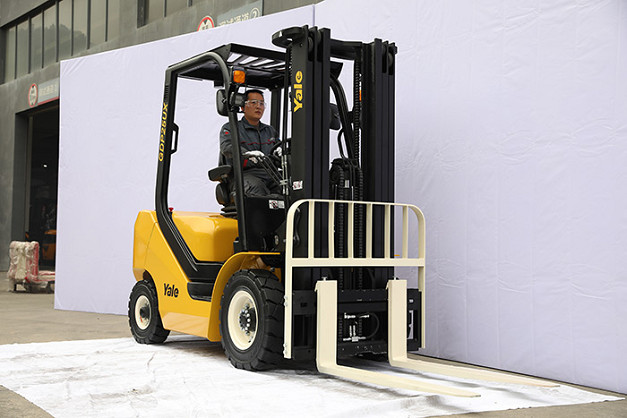 Yale GP20-35UX Counterbalanced Forklifts